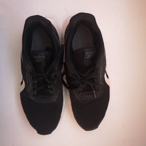 Reebok Ladies Size 7 Black & White Lace Closure Sneakers - Picture 4 of 8